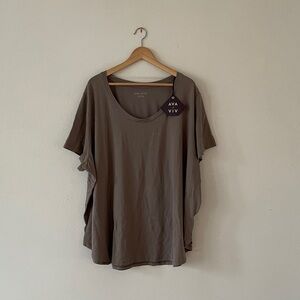 Ava & Viv Short Sleeve T-shirt Scoop